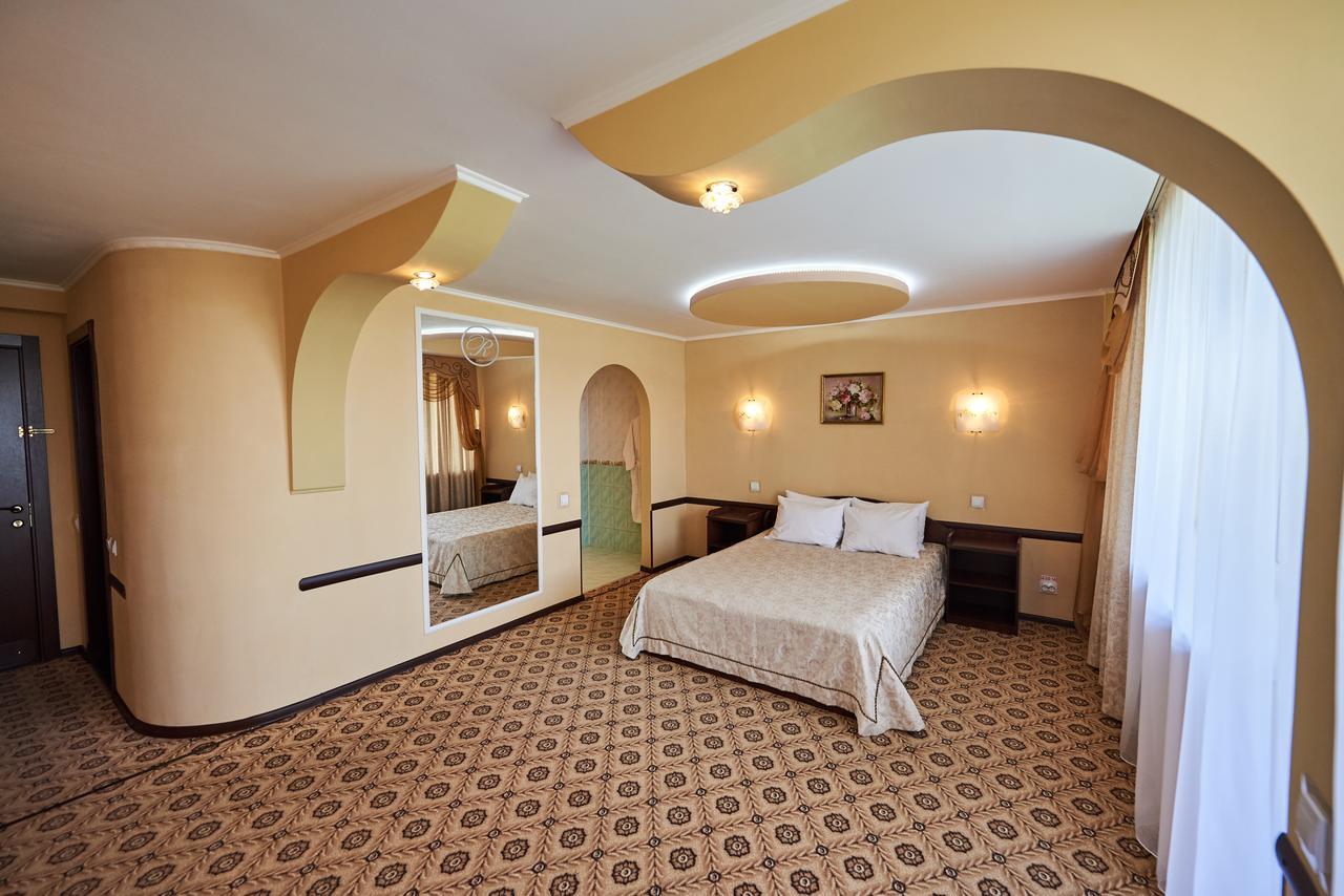 Rassvet Hotel Днепър Екстериор снимка