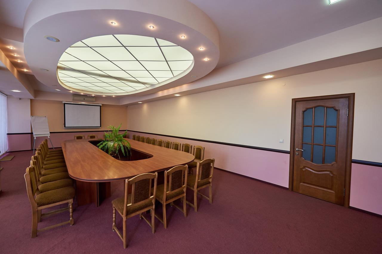 Rassvet Hotel Днепър Екстериор снимка