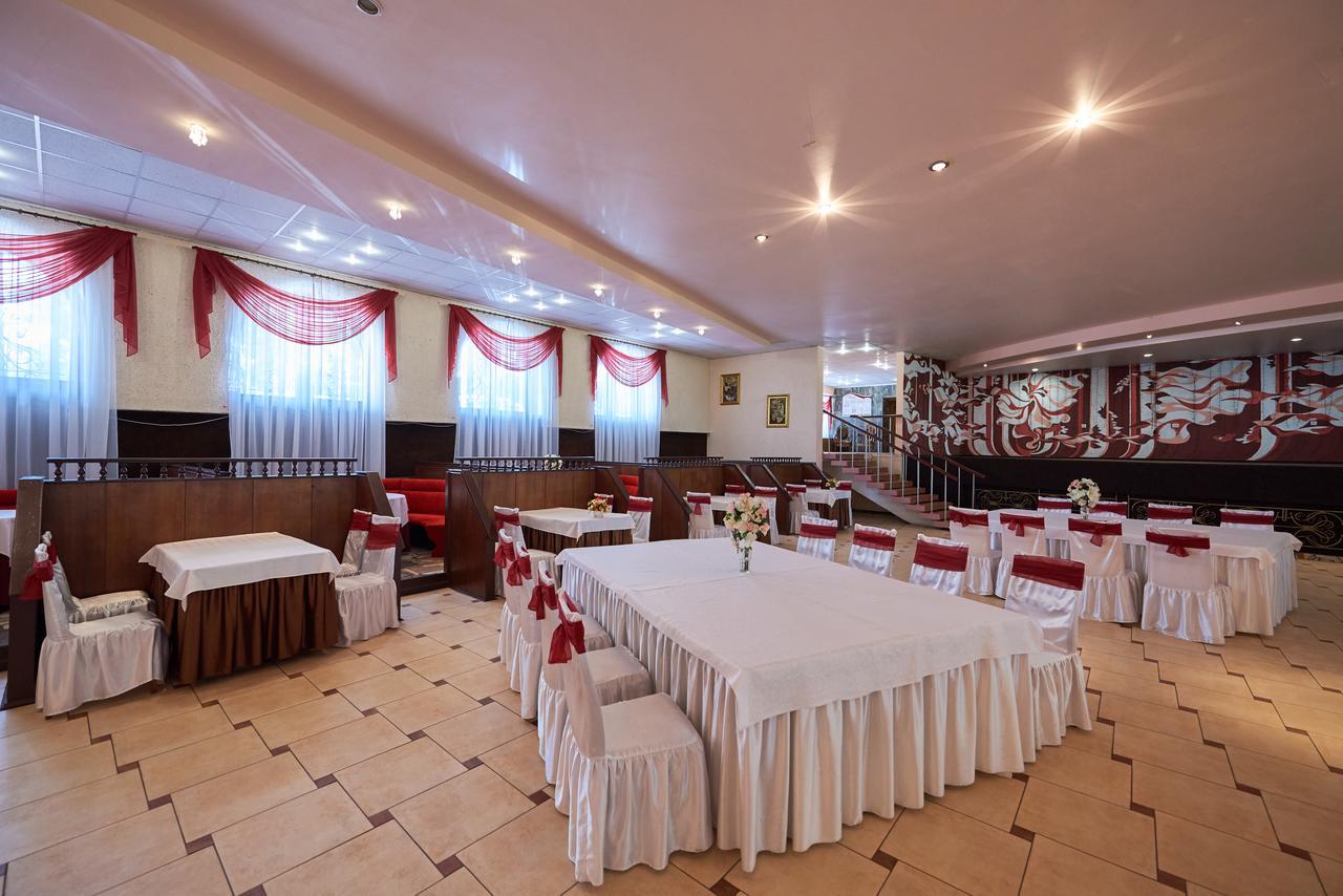 Rassvet Hotel Днепър Екстериор снимка