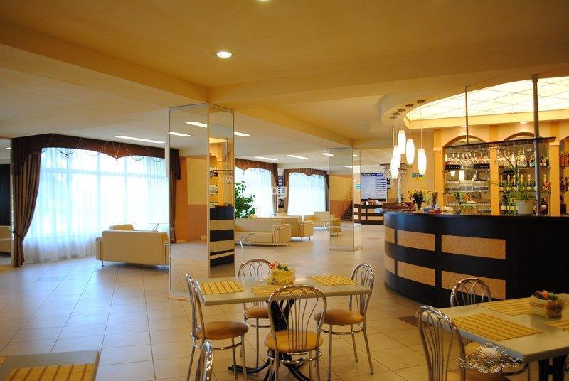 Rassvet Hotel Днепър Екстериор снимка